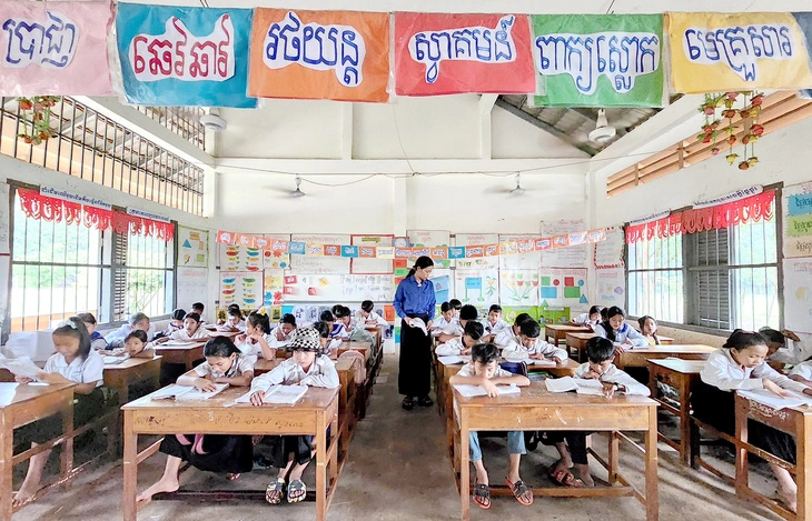 Kỳ tích cao su Việt Nam trên đất Campuchia - Kỳ 4: Cao su Việt dựng xây nhiều làng mới trù phú